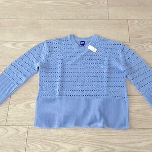 GAP women’s sweater. Size: M, but fits for L. New with tags.